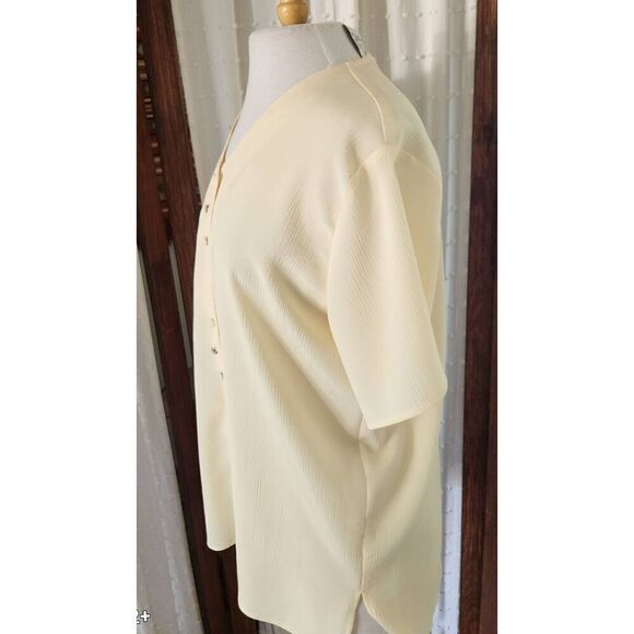 Jaclyn Smith pale yellow dressy blouse - Picture 4 of 7